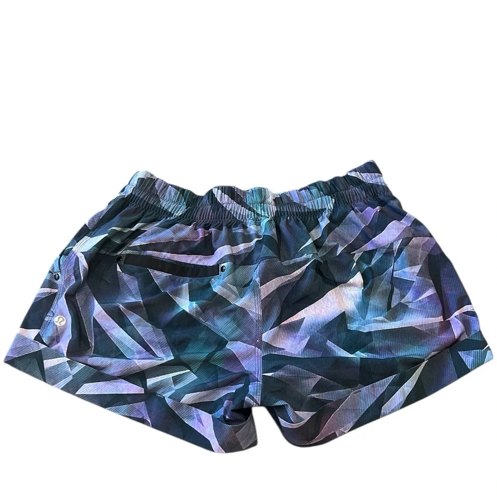 Lululemon Spring Break Away Short in Pretty Prism Pattern Size 8 - Picture 2 of 8